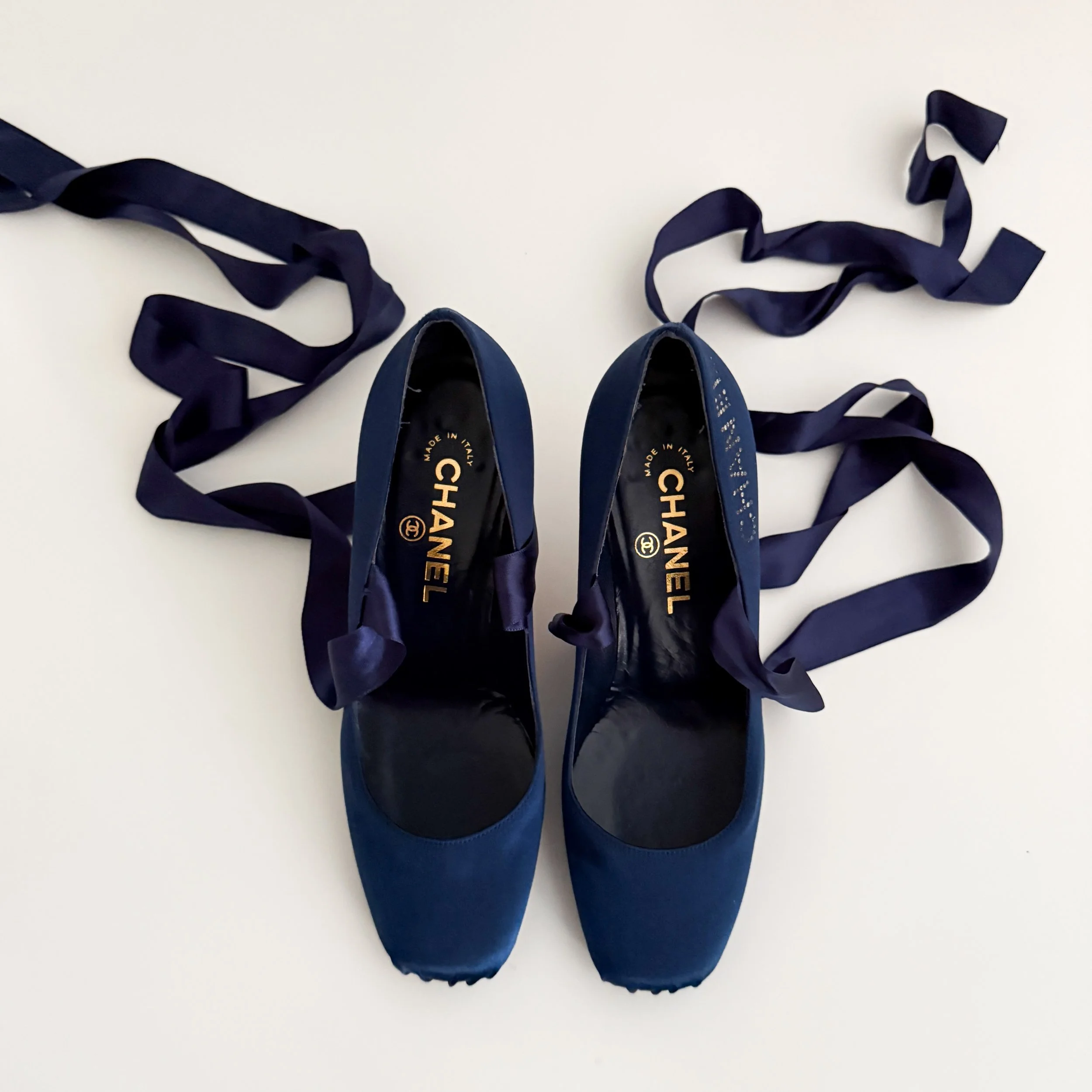 CHANEL ネイビー フラワーモチーフ ヒール CHANEL ネイビー フラワーモチーフ ヒール 【公式通販】